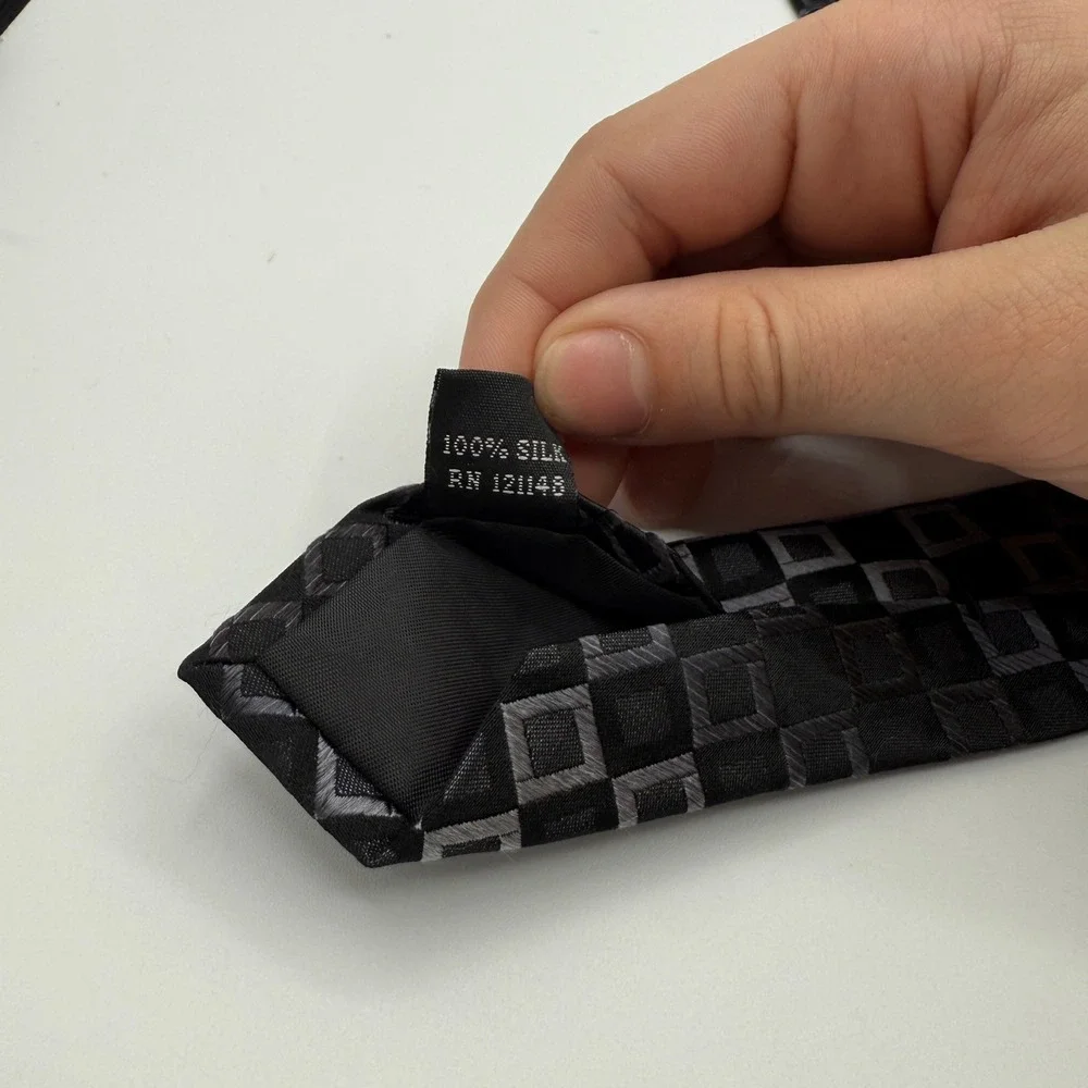 Kenneth Cole Reaction Mens Black Geometric Silk Necktie‎ Tie